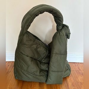 Áeron large puffer tote